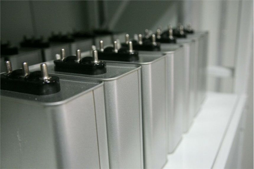 電容器能通過(guò)直流電嗎？為什么？