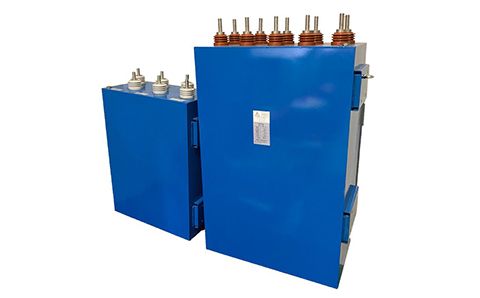 和諧電力機(jī)車中間直流電路支撐電容器的功能是什么？